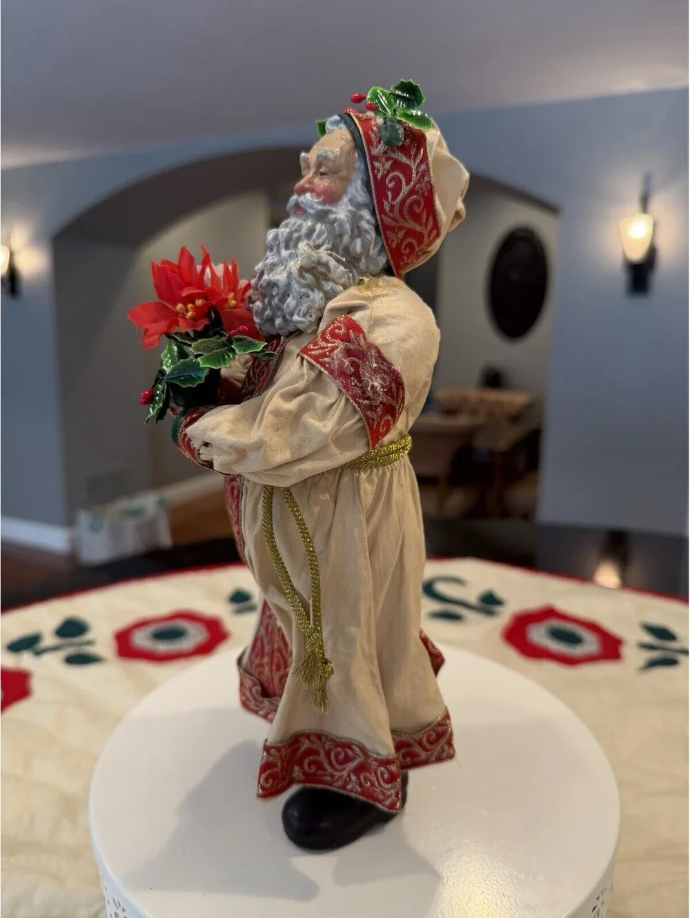 Vtg 1992 Possible Dreams Clothique Santa W/Poinsettas 10.5” Tall